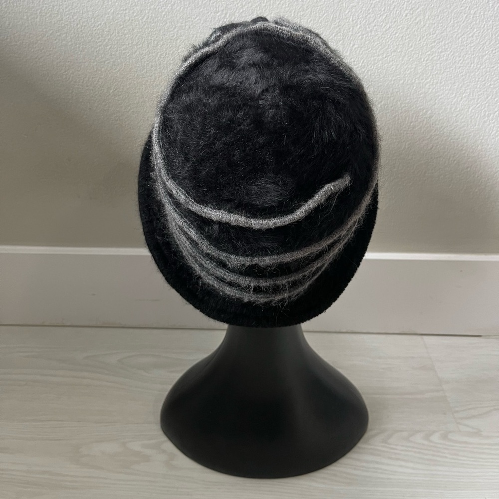 Wool Black Cloche Hat with Bow design - Picture 4 of 7